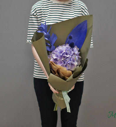 Bouquet with violet hydrangea photo 394x433